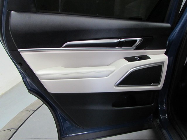 2024 Kia Telluride S - Photo 14