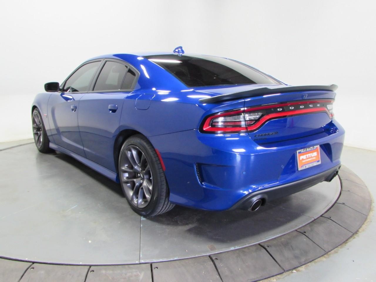 Dodge Charger Vehicle Full-screen Gallery Image 05