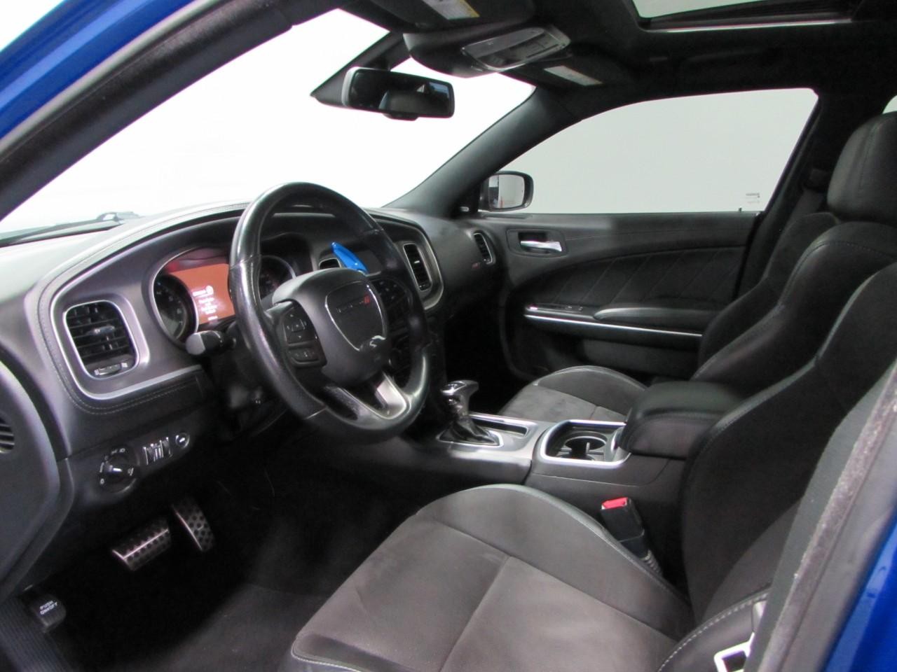 Dodge Charger Vehicle Full-screen Gallery Image 13