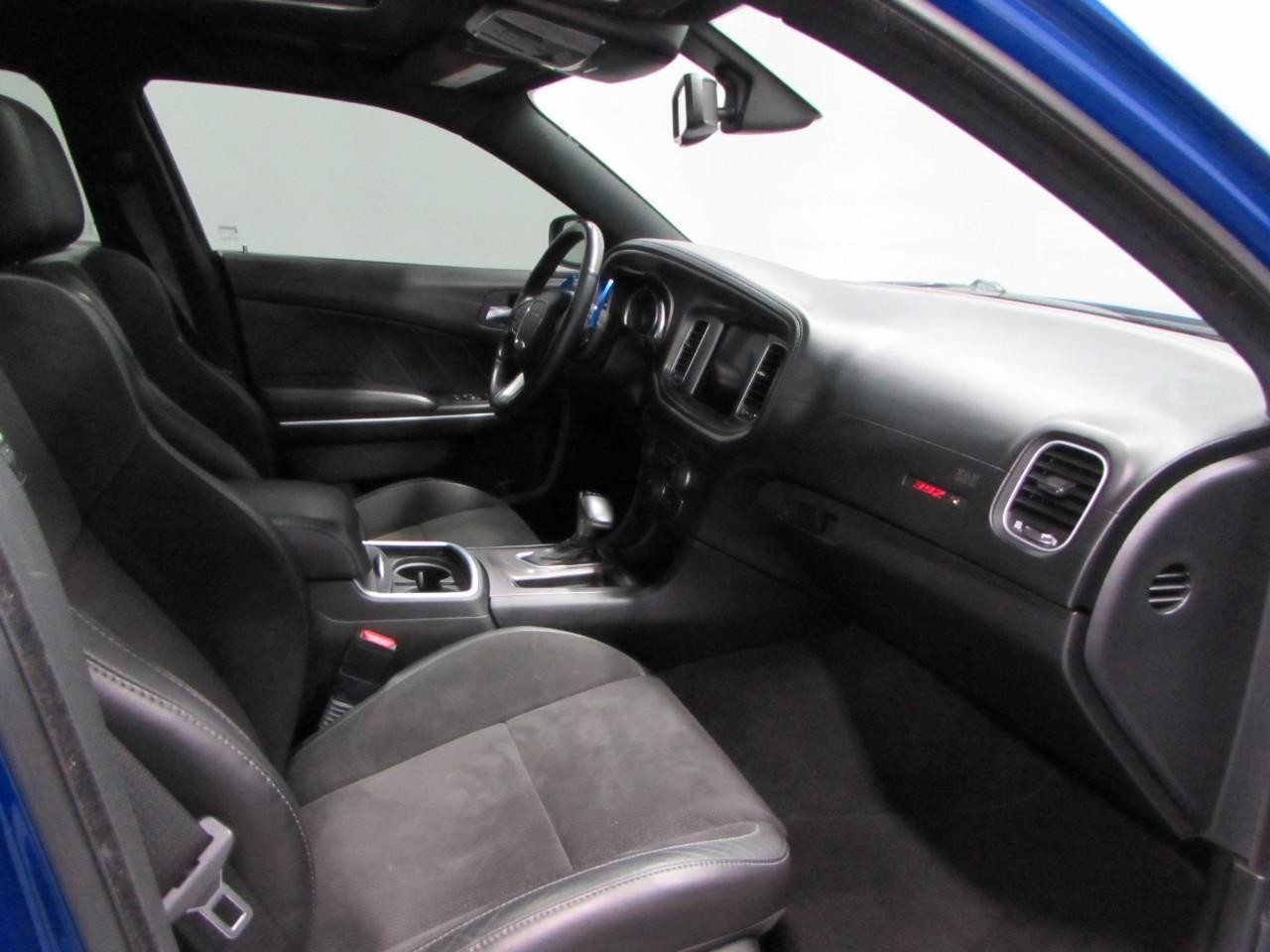 Dodge Charger Vehicle Full-screen Gallery Image 17