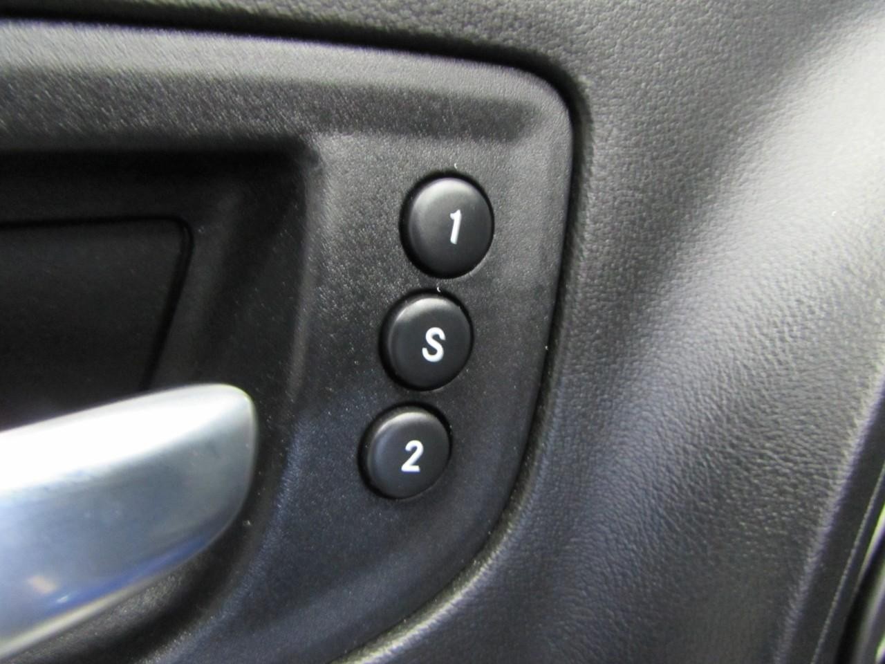 Dodge Charger Vehicle Full-screen Gallery Image 21