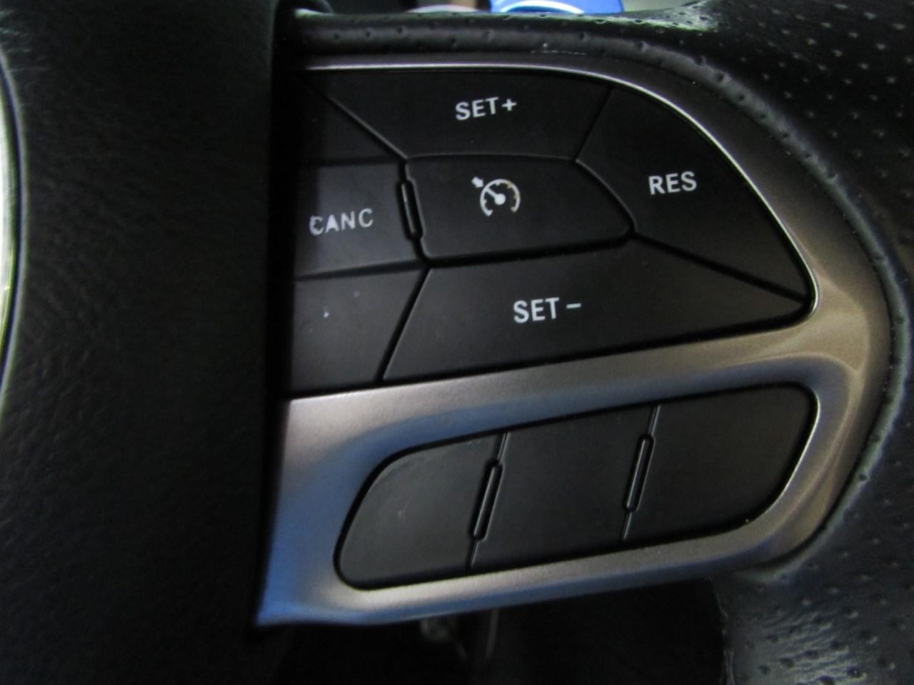 Dodge Charger Vehicle Full-screen Gallery Image 26