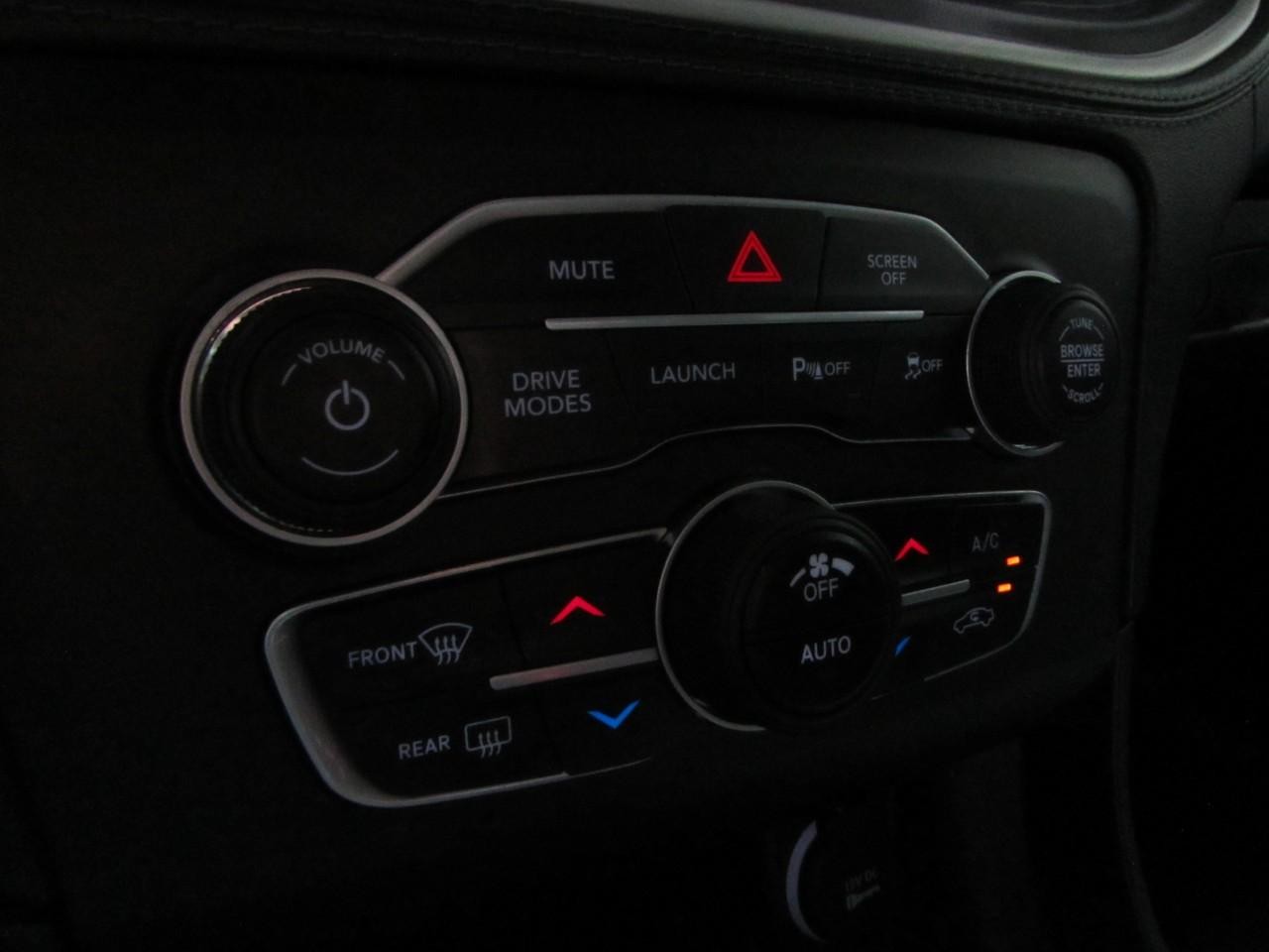 Dodge Charger Vehicle Full-screen Gallery Image 30