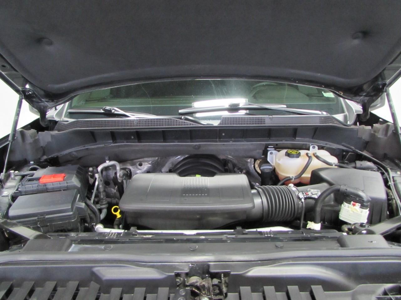 Chevrolet Silverado 1500 Vehicle Full-screen Gallery Image 10