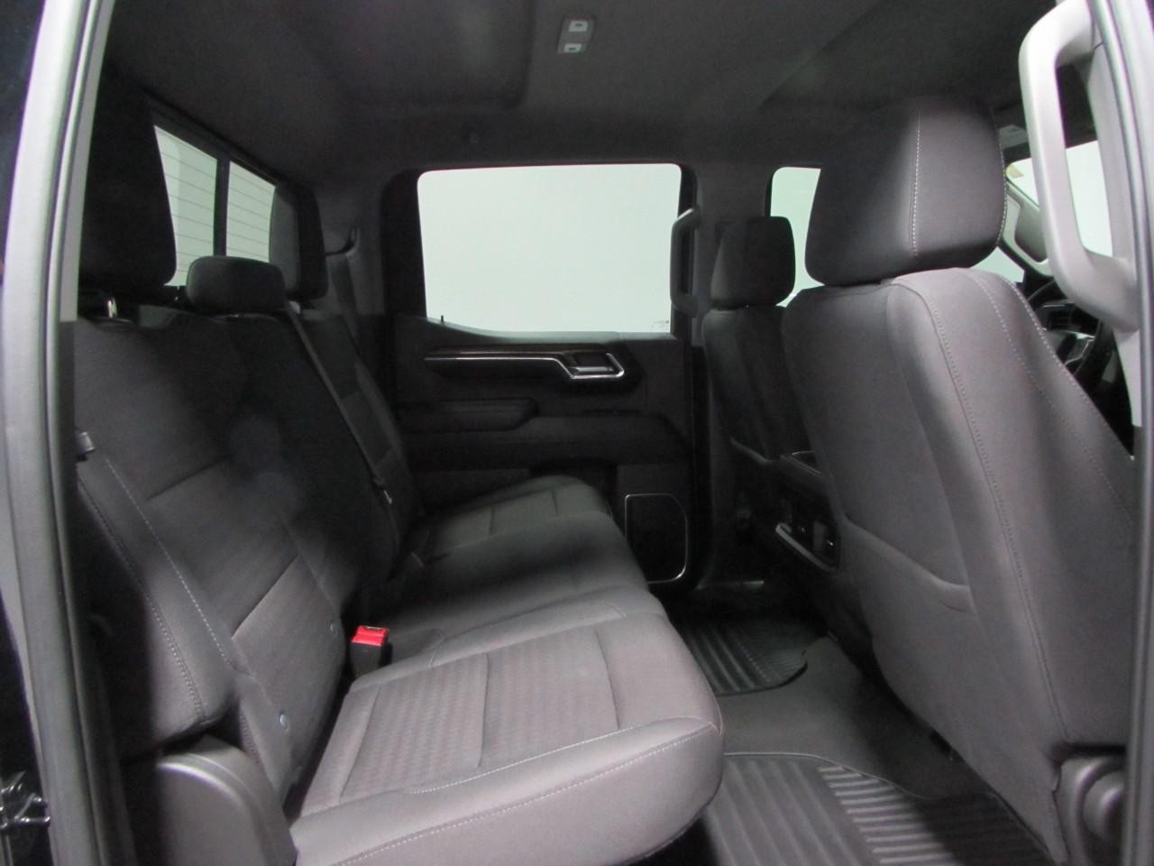 Chevrolet Silverado 1500 Vehicle Full-screen Gallery Image 19
