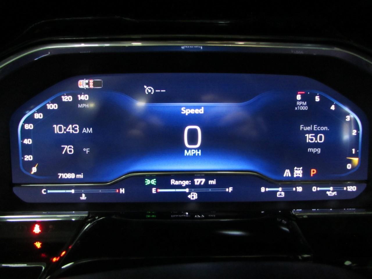 Chevrolet Silverado 1500 Vehicle Full-screen Gallery Image 26