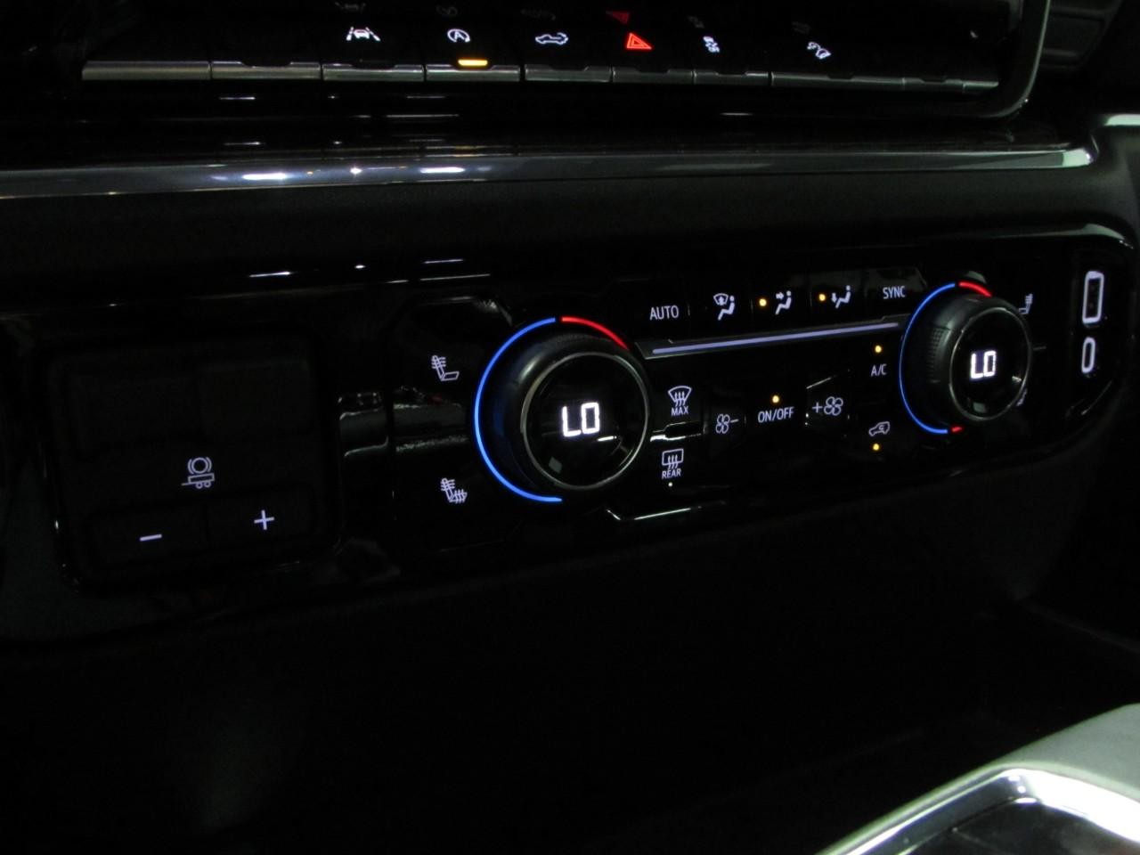 Chevrolet Silverado 1500 Vehicle Full-screen Gallery Image 29