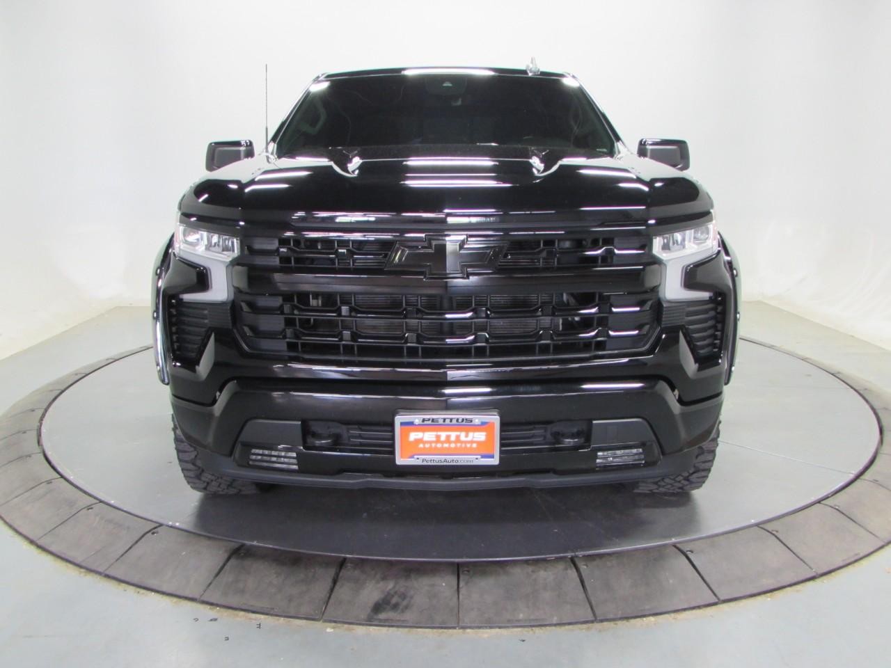 Chevrolet Silverado 1500 Vehicle Full-screen Gallery Image 02