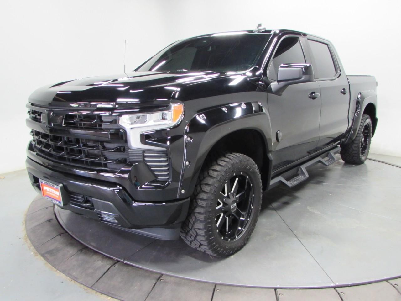 Chevrolet Silverado 1500 Vehicle Full-screen Gallery Image 03
