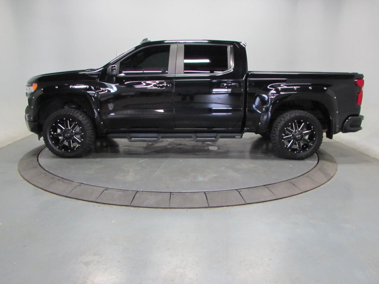 Chevrolet Silverado 1500 Vehicle Full-screen Gallery Image 04