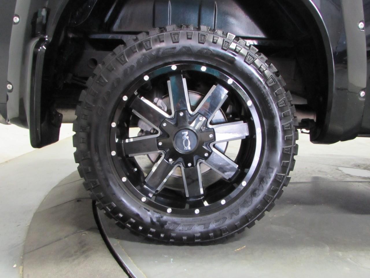 Chevrolet Silverado 1500 Vehicle Full-screen Gallery Image 09