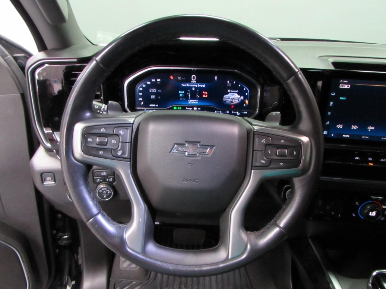 Chevrolet Silverado 1500 Vehicle Full-screen Gallery Image 23