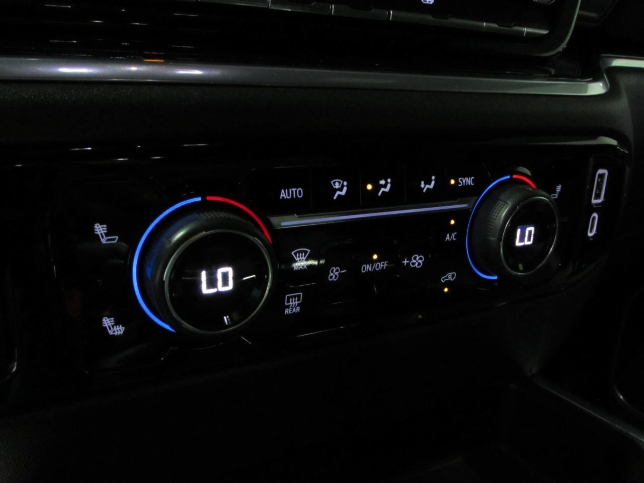 Chevrolet Silverado 1500 Vehicle Full-screen Gallery Image 30