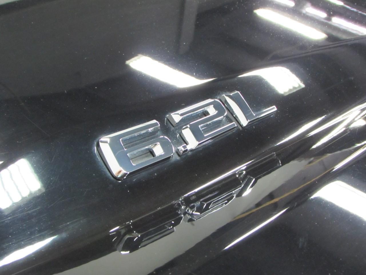 Chevrolet Silverado 1500 Vehicle Full-screen Gallery Image 32