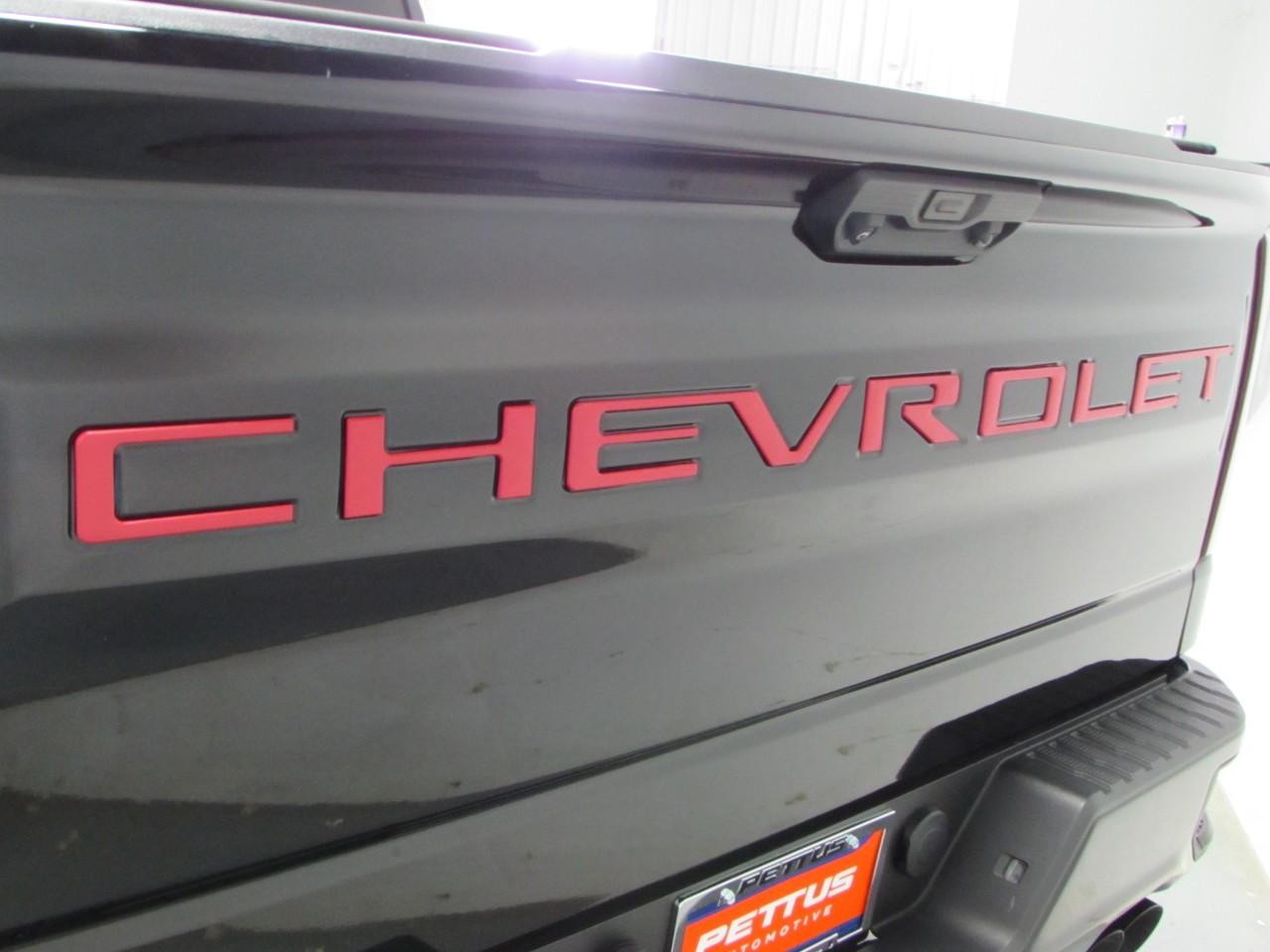 Chevrolet Silverado 1500 Vehicle Full-screen Gallery Image 36