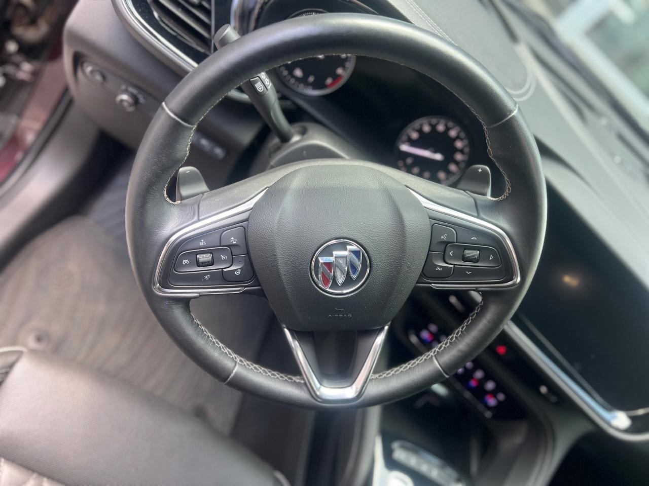 Buick Envision Vehicle Full-screen Gallery Image 11
