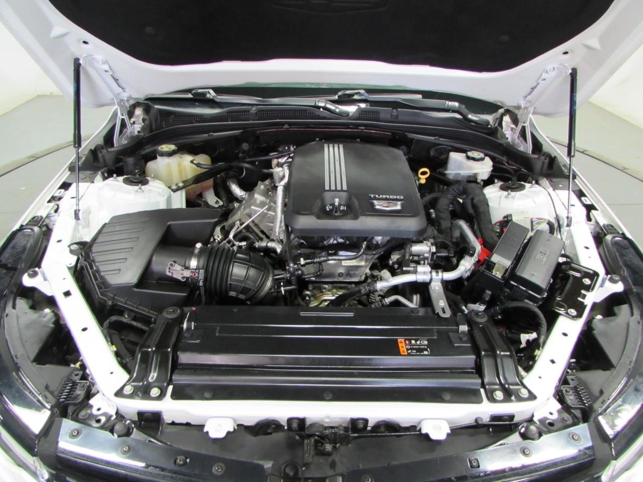 Cadillac CT4 Vehicle Full-screen Gallery Image 10