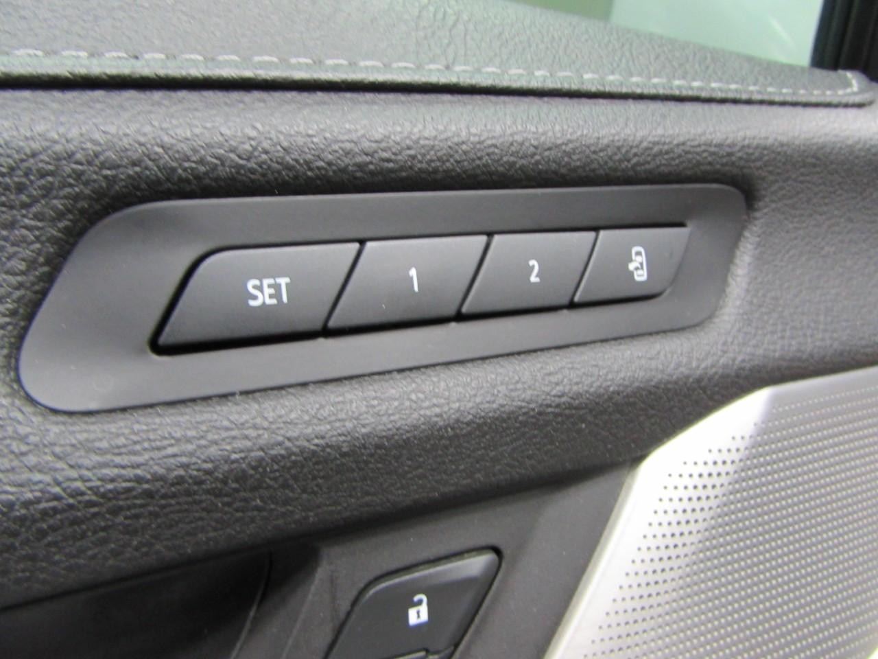 Cadillac CT4 Vehicle Full-screen Gallery Image 21
