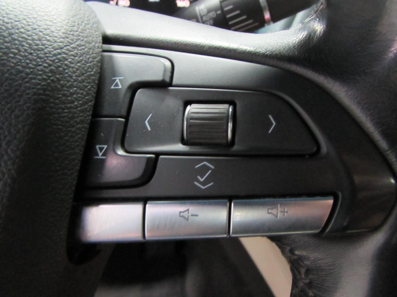 Cadillac CT4 Vehicle Full-screen Gallery Image 25
