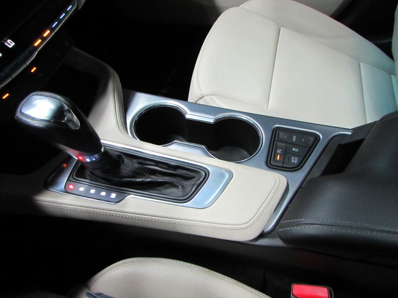 Cadillac CT4 Vehicle Full-screen Gallery Image 31