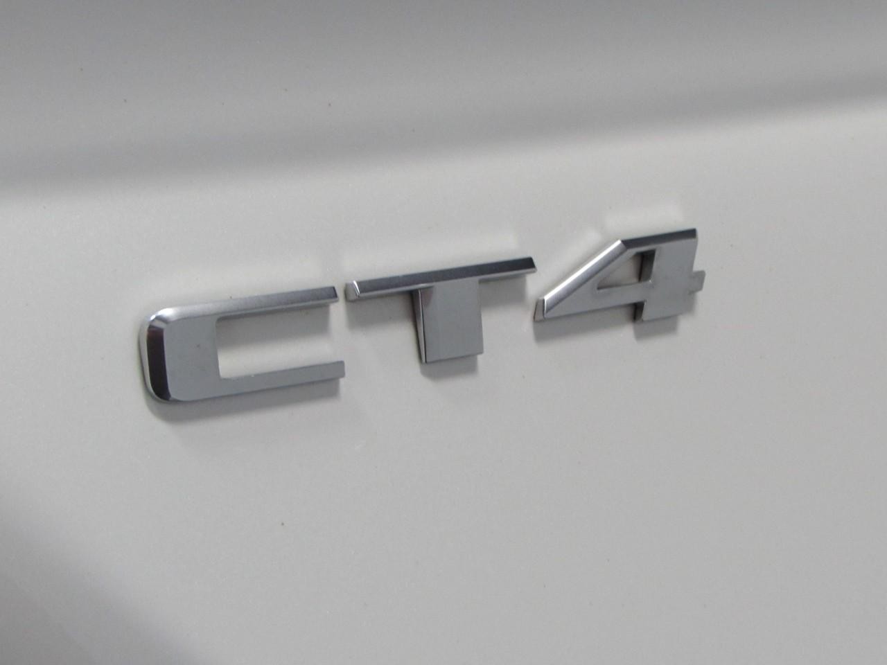 Cadillac CT4 Vehicle Full-screen Gallery Image 34