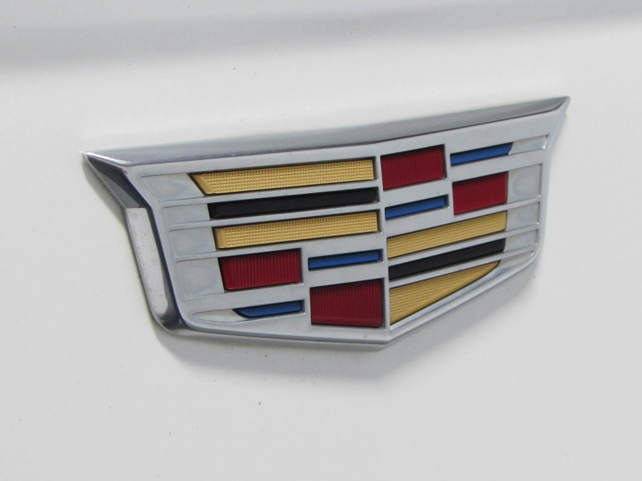 Cadillac CT4 Vehicle Full-screen Gallery Image 36