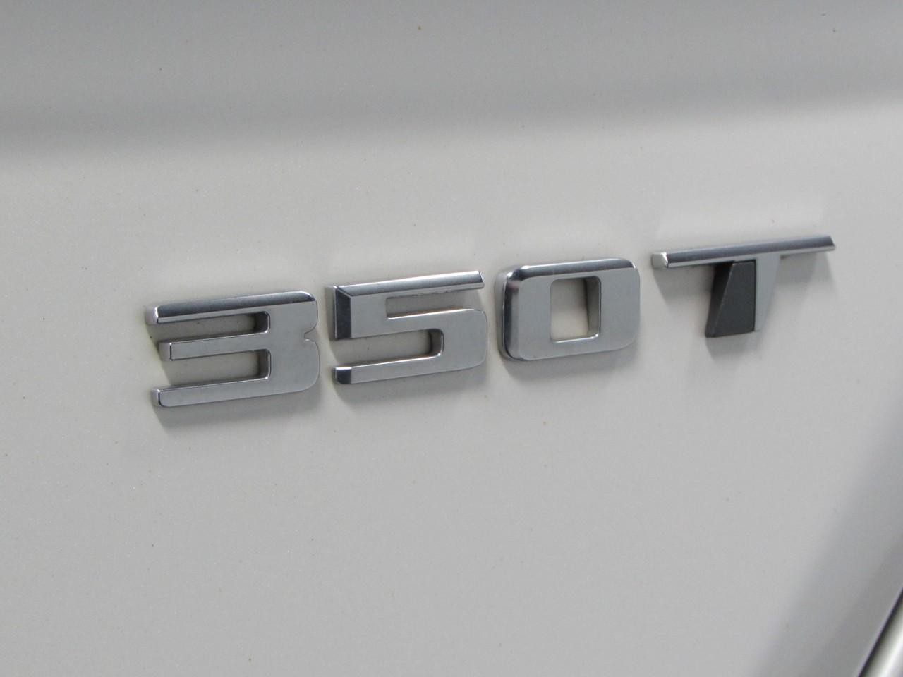 Cadillac CT4 Vehicle Full-screen Gallery Image 37
