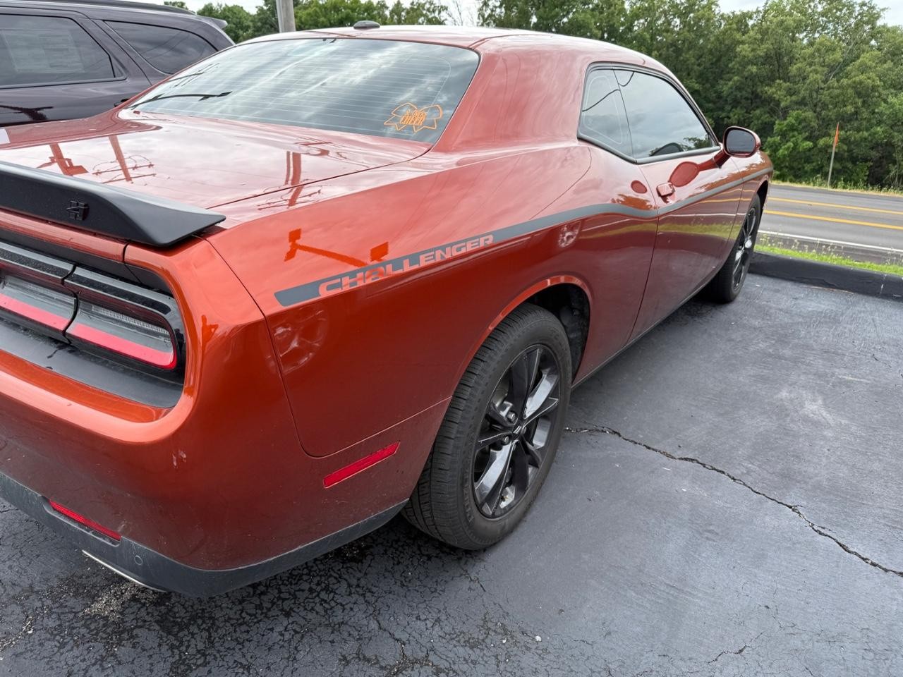 Dodge Challenger Vehicle Full-screen Gallery Image 05