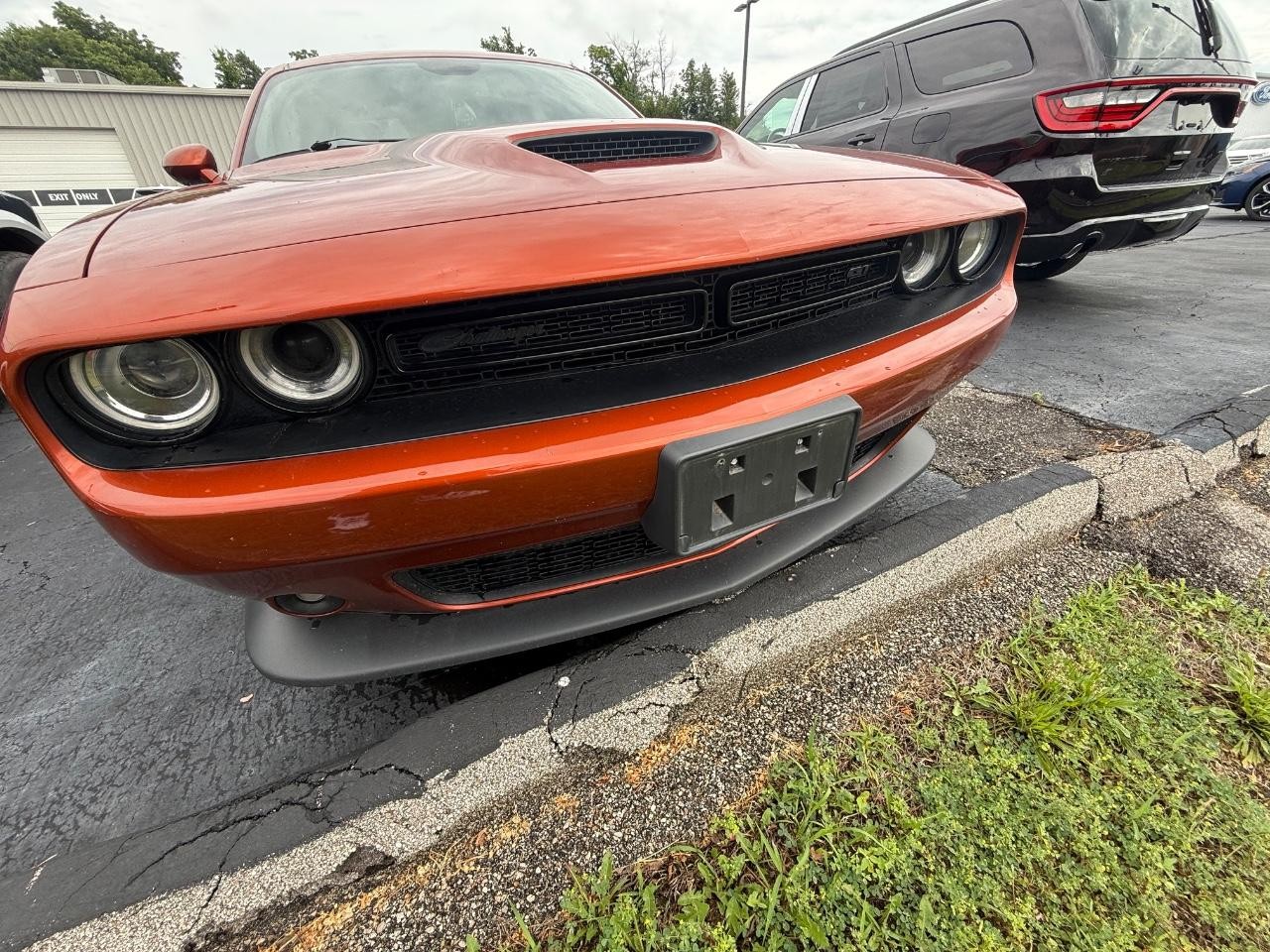 Dodge Challenger Vehicle Full-screen Gallery Image 08