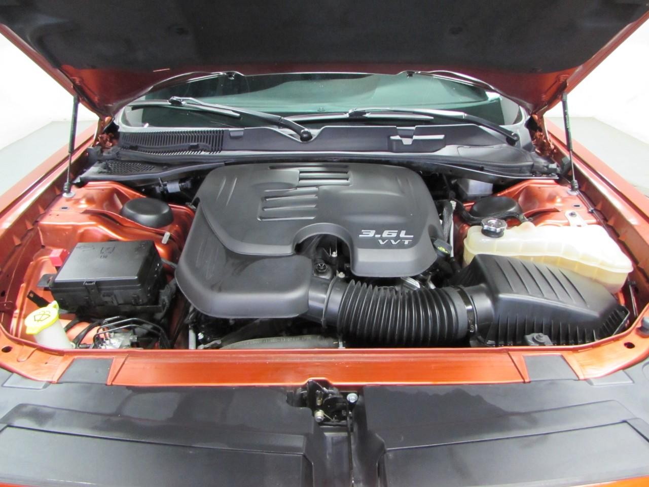Dodge Challenger Vehicle Full-screen Gallery Image 10