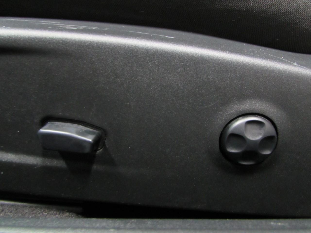Dodge Challenger Vehicle Full-screen Gallery Image 19