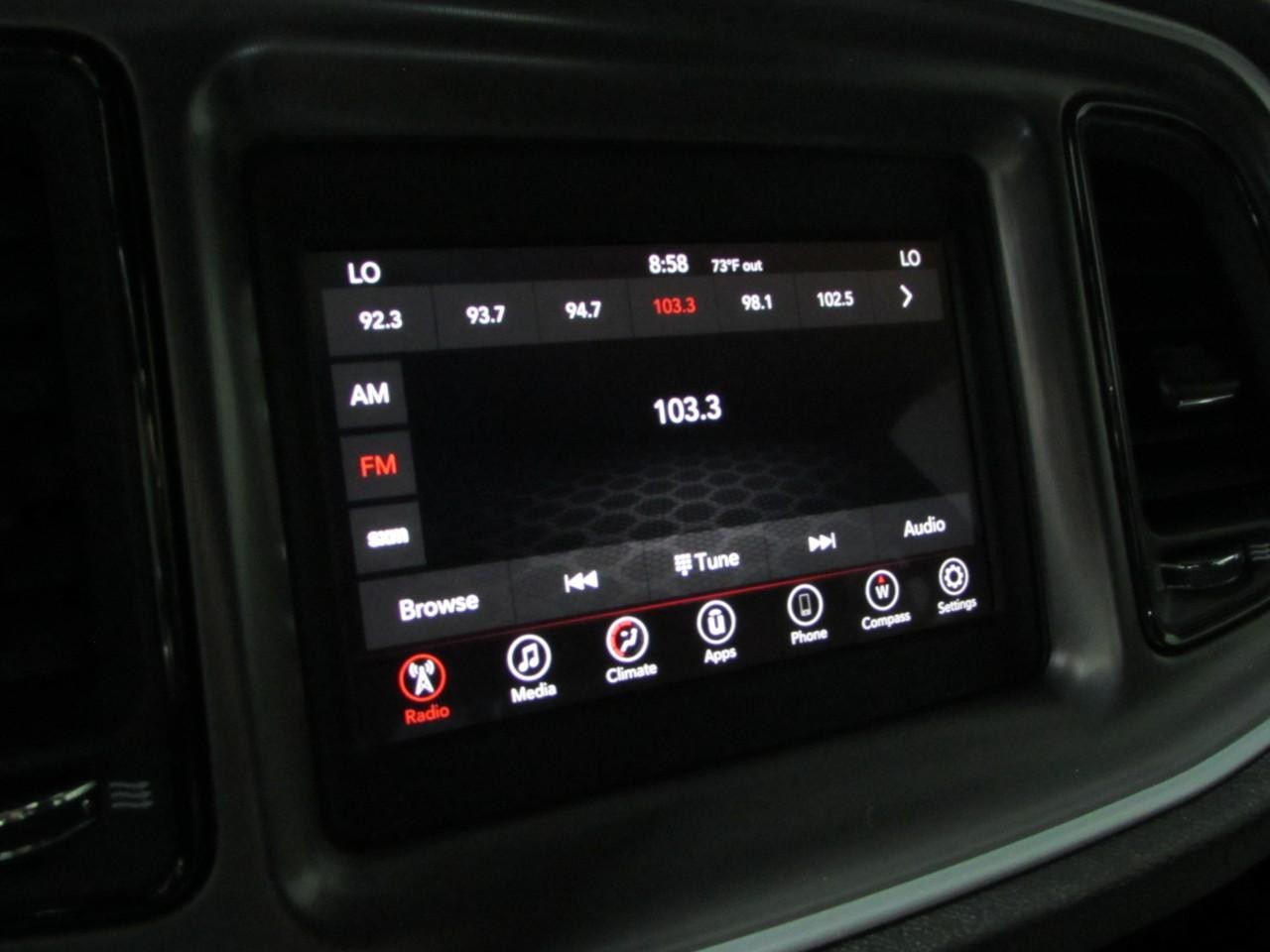Dodge Challenger Vehicle Full-screen Gallery Image 25