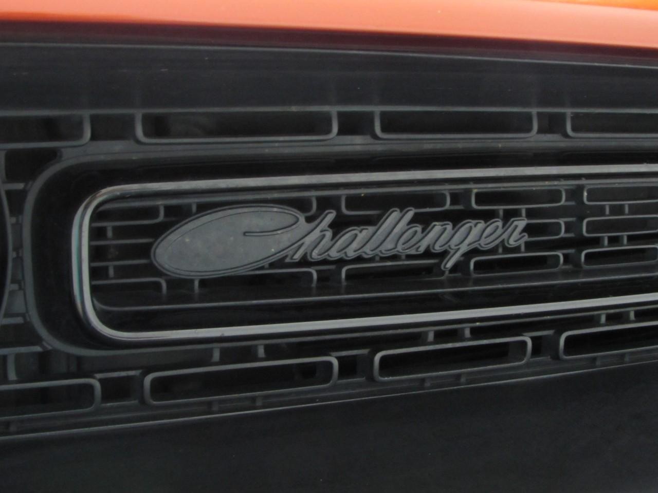 Dodge Challenger Vehicle Full-screen Gallery Image 29