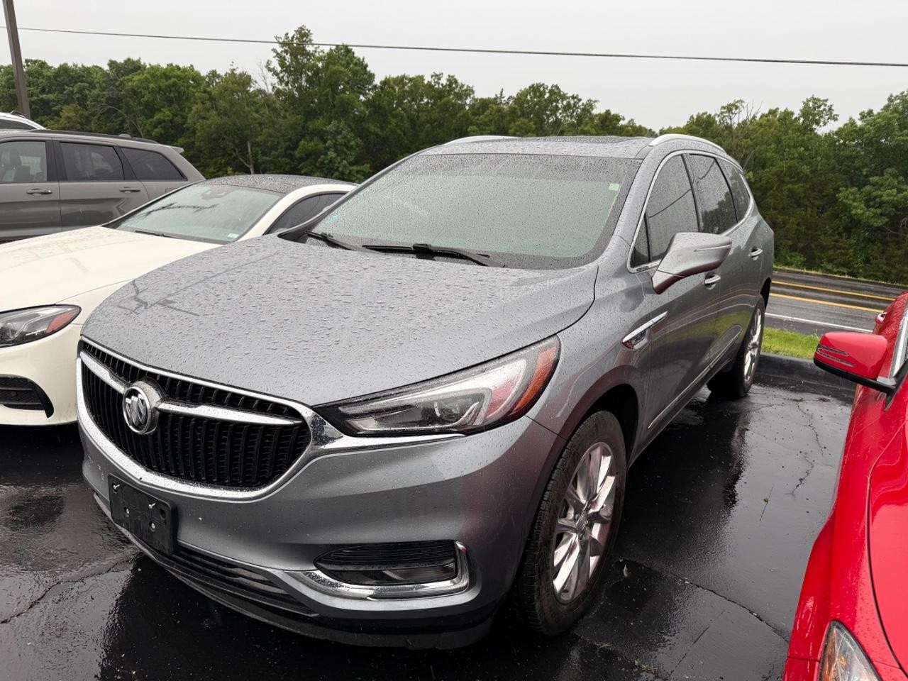 Buick Enclave Vehicle Full-screen Gallery Image 05