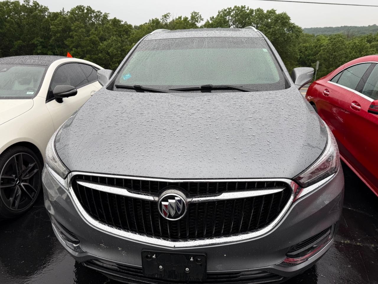 Buick Enclave Vehicle Full-screen Gallery Image 06