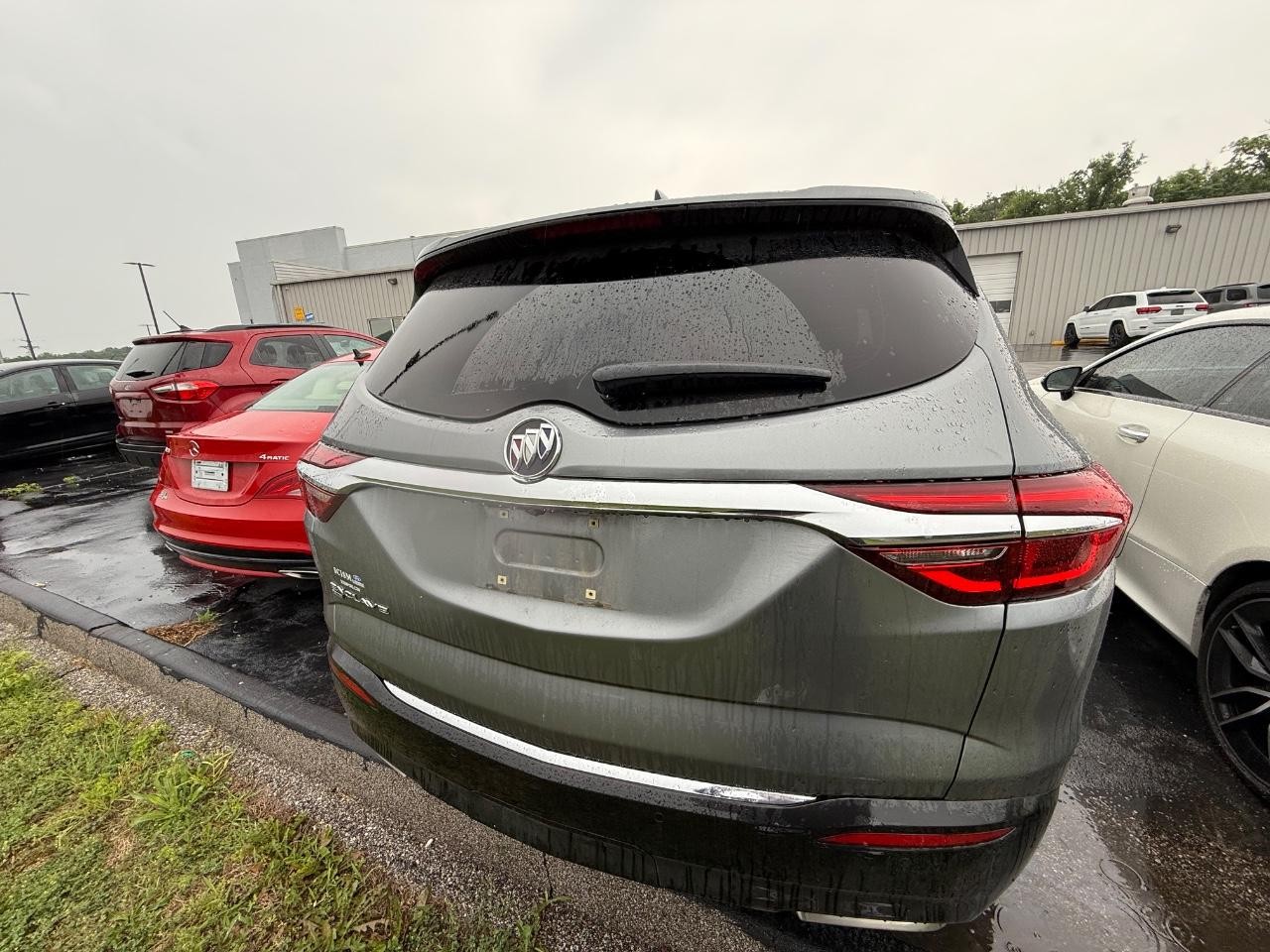 Buick Enclave Vehicle Full-screen Gallery Image 08