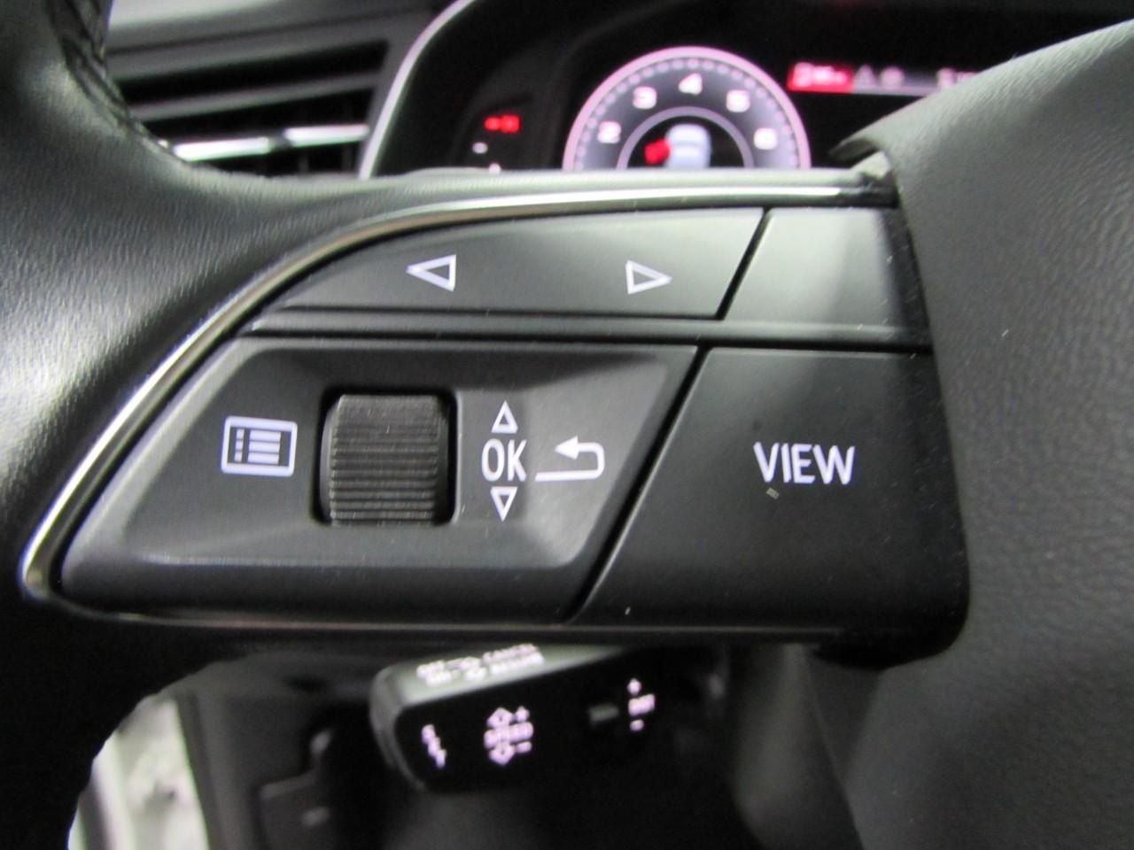 Audi Q7 Vehicle Full-screen Gallery Image 27