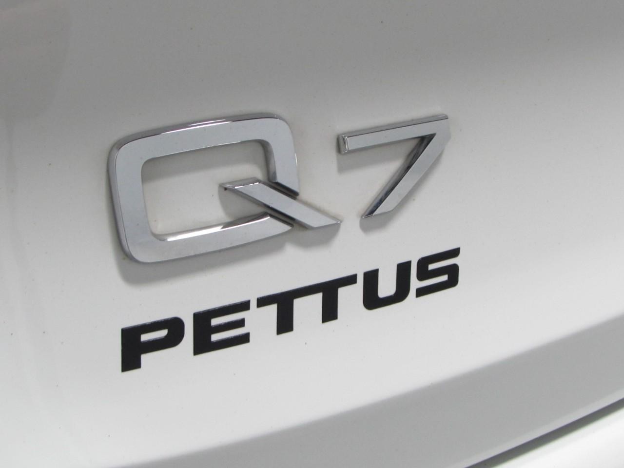 Audi Q7 Vehicle Full-screen Gallery Image 35