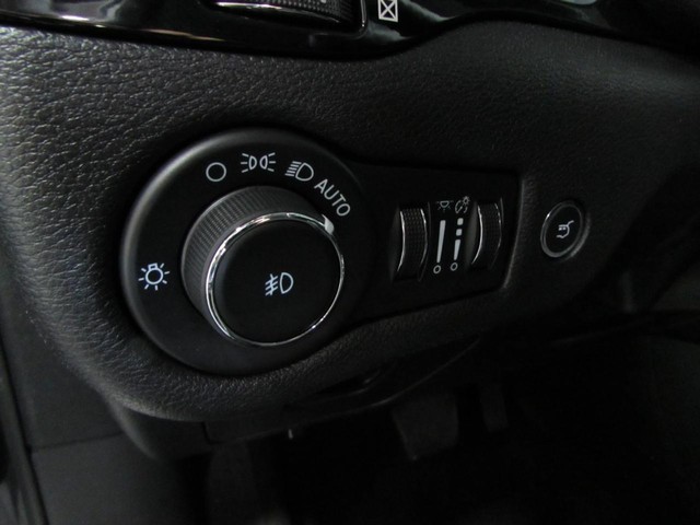 2023 Jeep Cherokee Altitude Lux - Photo 22