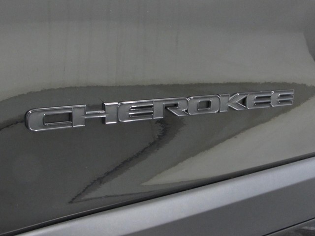 2023 Jeep Cherokee Altitude Lux - Photo 32