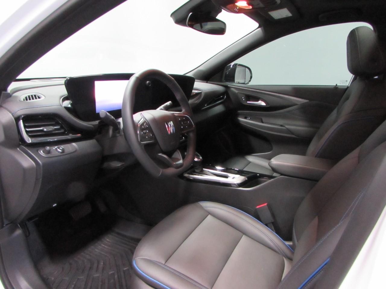 Buick Envista Vehicle Full-screen Gallery Image 13