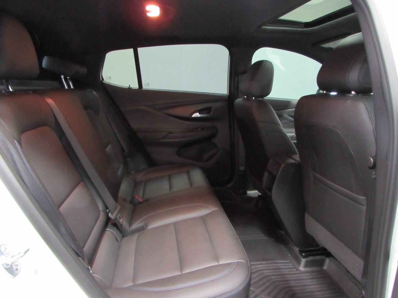 Buick Envista Vehicle Full-screen Gallery Image 19