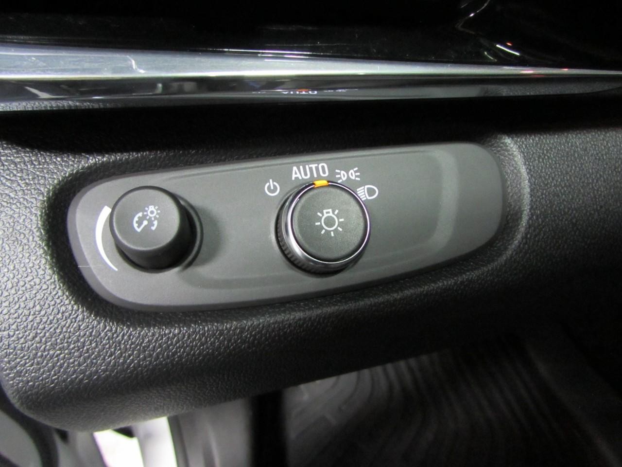 Buick Envista Vehicle Full-screen Gallery Image 22