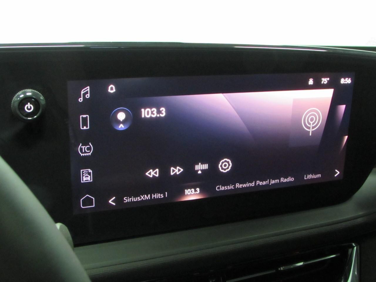Buick Envista Vehicle Full-screen Gallery Image 27