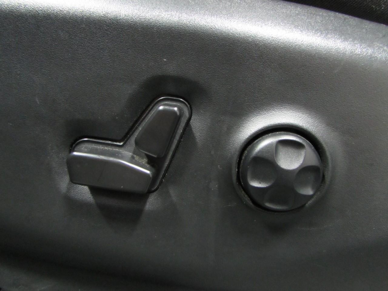 Chrysler Pacifica Vehicle Full-screen Gallery Image 22