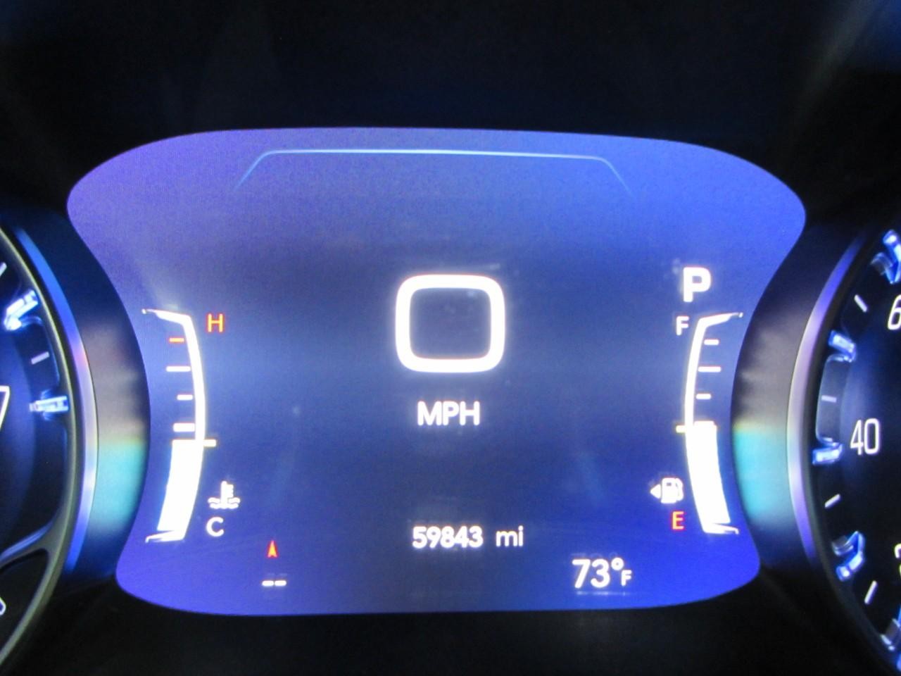 Chrysler Pacifica Vehicle Full-screen Gallery Image 28