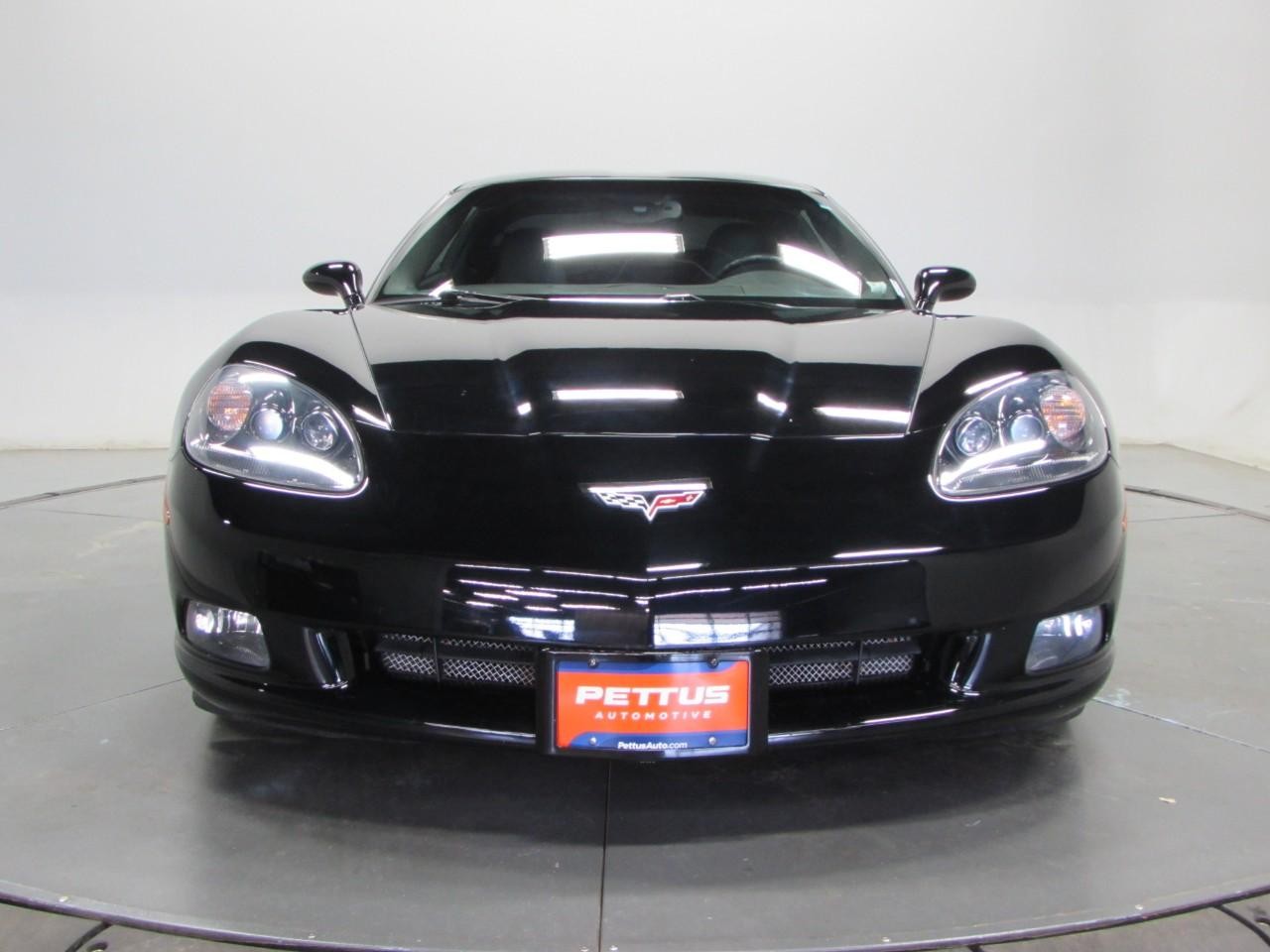 Chevrolet Corvette Vehicle Full-screen Gallery Image 02