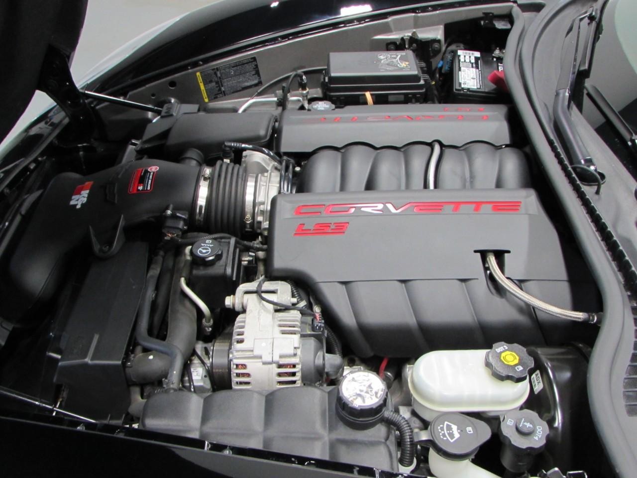 Chevrolet Corvette Vehicle Full-screen Gallery Image 10