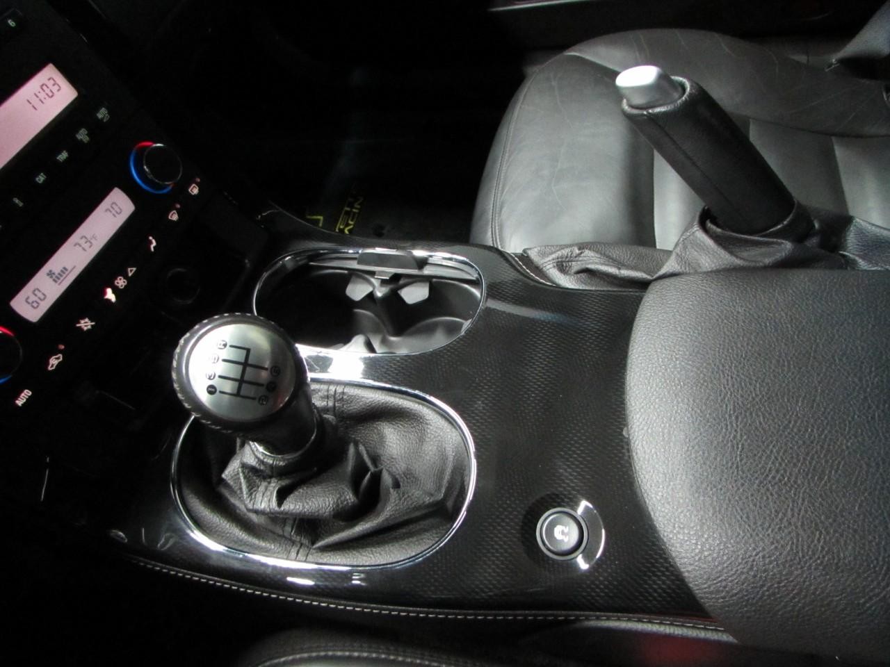 Chevrolet Corvette Vehicle Full-screen Gallery Image 22