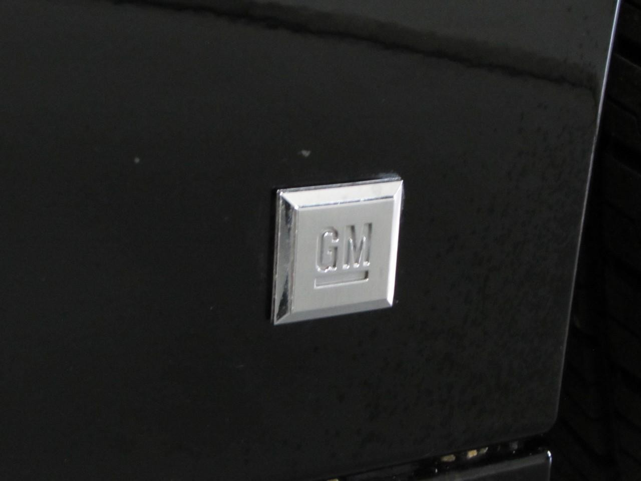 Chevrolet Corvette Vehicle Full-screen Gallery Image 23